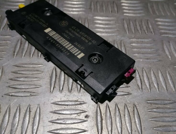 Antenas pastiprinātāja bloks priekš BMW 1 E87 2007 GRAPHITE