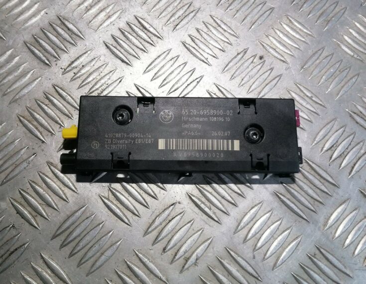 Antenas pastiprinātāja bloks priekš BMW 1 E87 2007 GRAPHITE