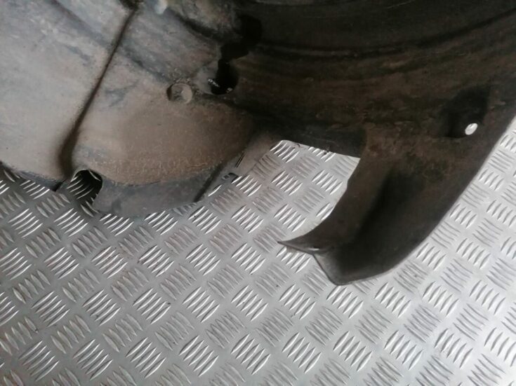 Priekšējais labais paspārns priekš BMW 1 E87 2007 GRAPHITE