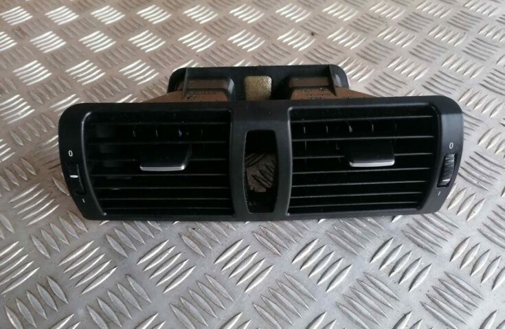 Mērinstrumentu paneļa gaisa vads, centrā priekš BMW 1 E87 2007 GRAPHITE