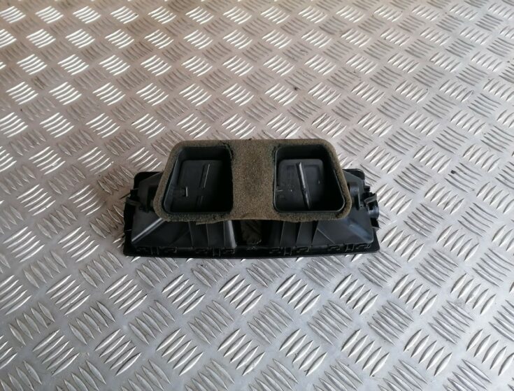 Mērinstrumentu paneļa gaisa vads, centrā priekš BMW 1 E87 2007 GRAPHITE