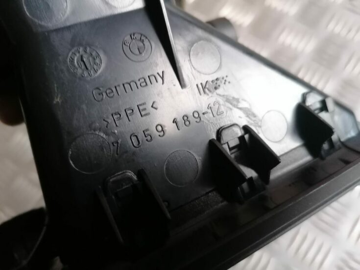 Mērinstrumentu paneļa gaisa vads, centrā priekš BMW 1 E87 2007 GRAPHITE