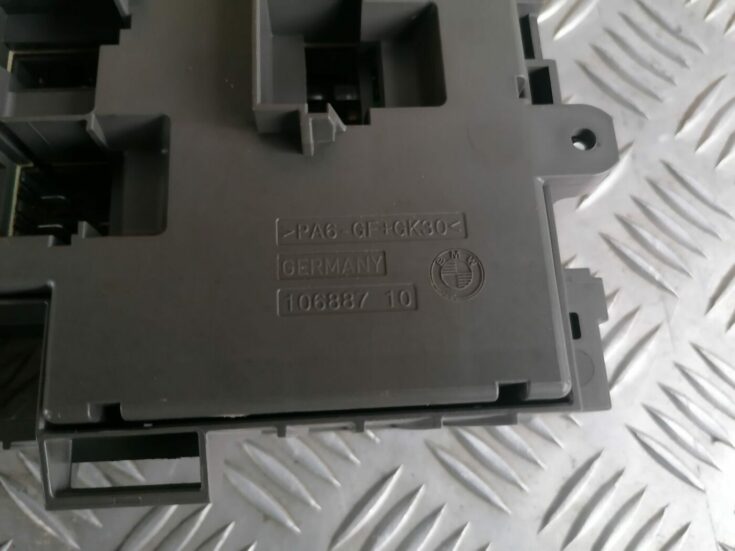 Drošinātāju bloks priekš BMW 1 E87 2007 GRAPHITE