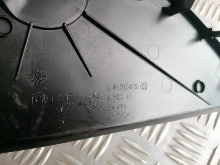 Mērinstrumentu paneļa sānu apdare priekš BMW 1 E87 2007 GRAPHITE