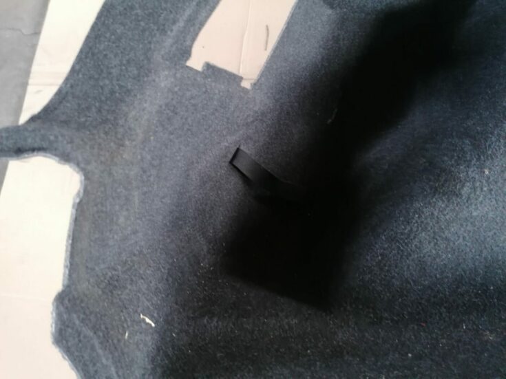 Bagāžnieka nodalījuma sānu apdare priekš BMW 1 E87 2007 GRAPHITE