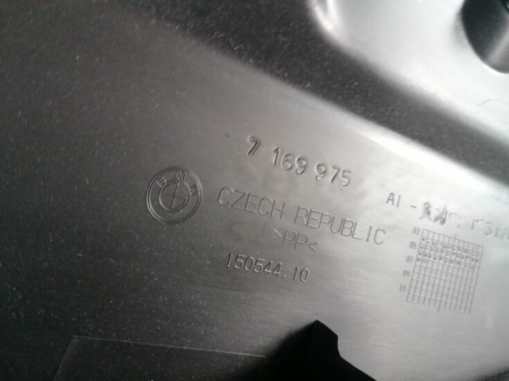 Bagāžnieka vāka liela apdare priekš BMW 1 E87 2007 GRAPHITE