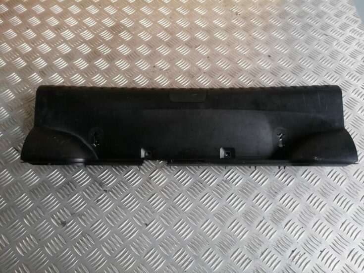 Bagažnieka nodalījuma sliekšņa uzlika priekš BMW 1 E87 2007 GRAPHITE