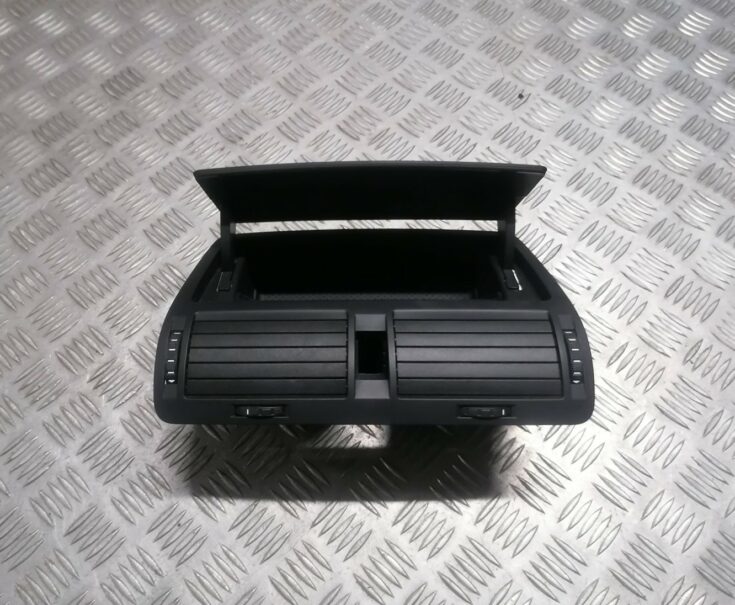 Mērinstrumentu paneļa gaisa vads, centrā priekš SKODA OCTAVIA 2012