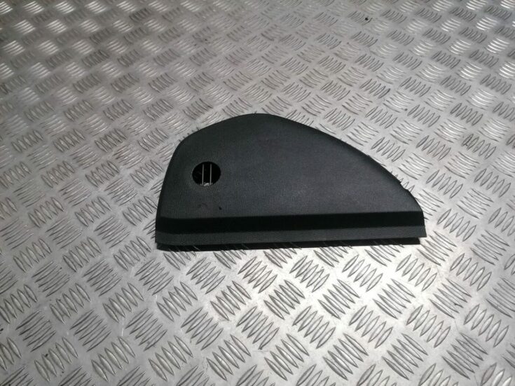 Mērinstrumentu paneļa sānu apdare priekš SKODA OCTAVIA 2012