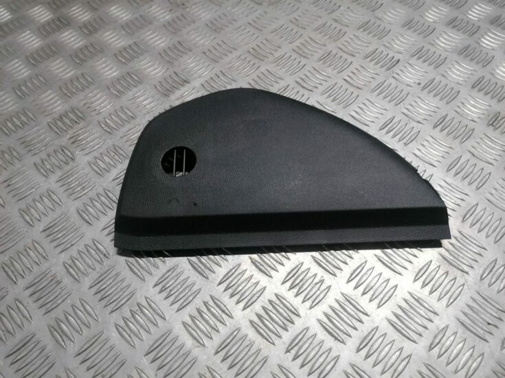 Mērinstrumentu paneļa sānu apdare priekš SKODA OCTAVIA 2012
