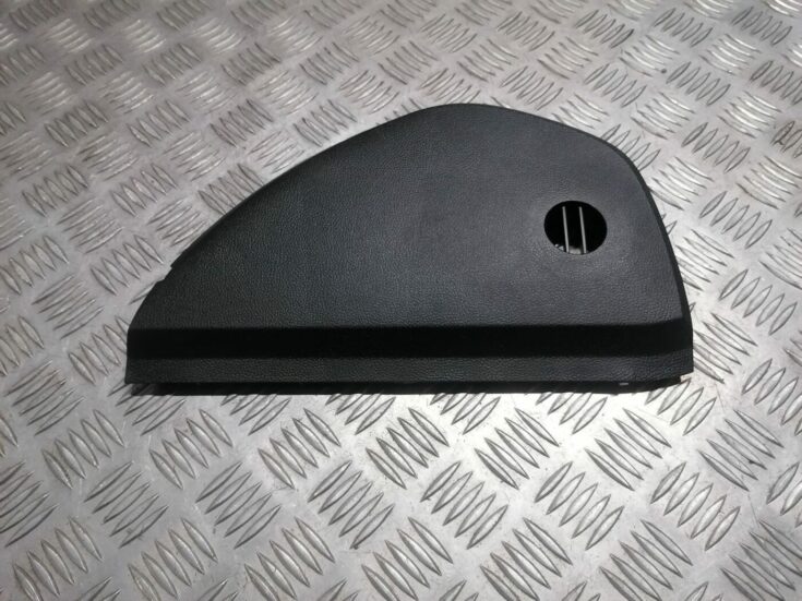 Mērinstrumentu paneļa sānu apdare priekš SKODA OCTAVIA 2012