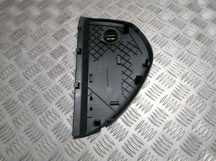 Mērinstrumentu paneļa sānu apdare priekš SKODA OCTAVIA 2012