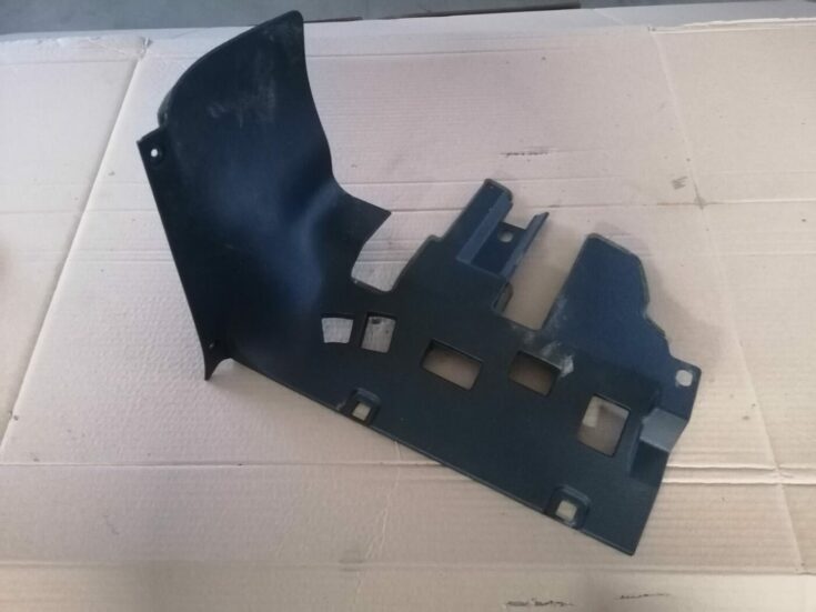 Mērinstrumentu paneļa apakšēja apdare priekš OPEL ZAFIRA 2002