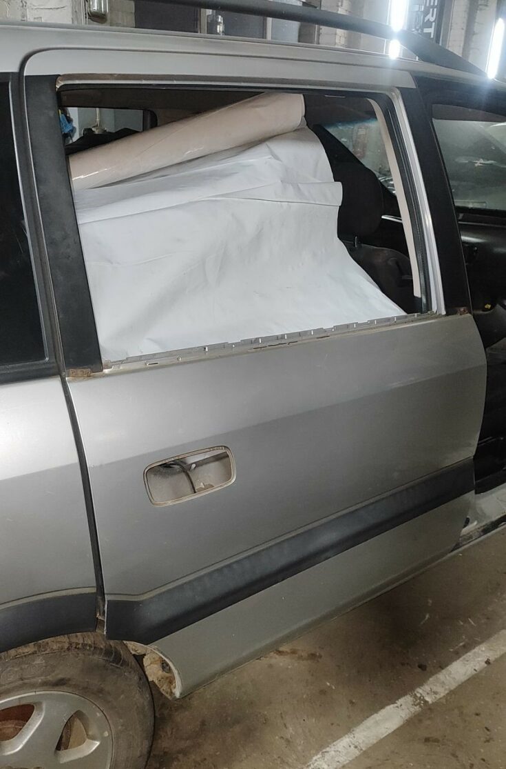 Aizmugurējās labās durvis priekš OPEL ZAFIRA 2002