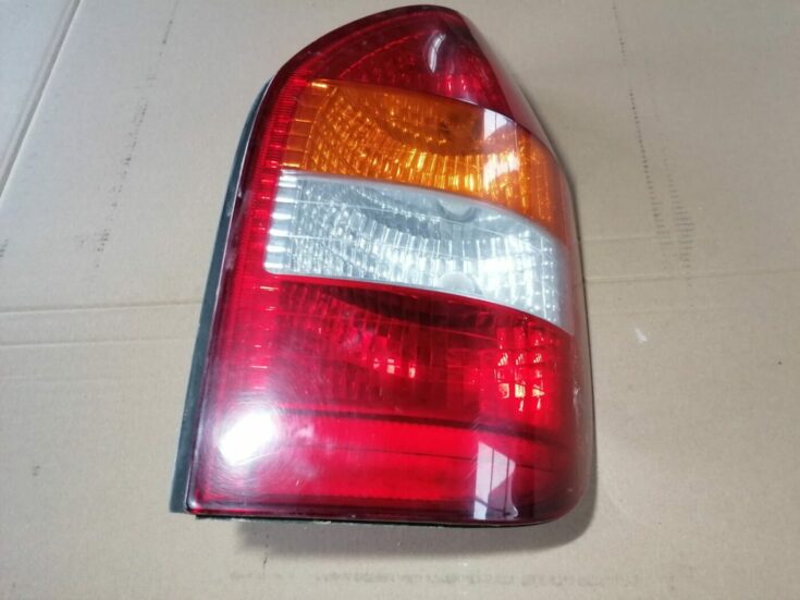 Aizmugurējais labais lukturis priekš OPEL ZAFIRA 2002