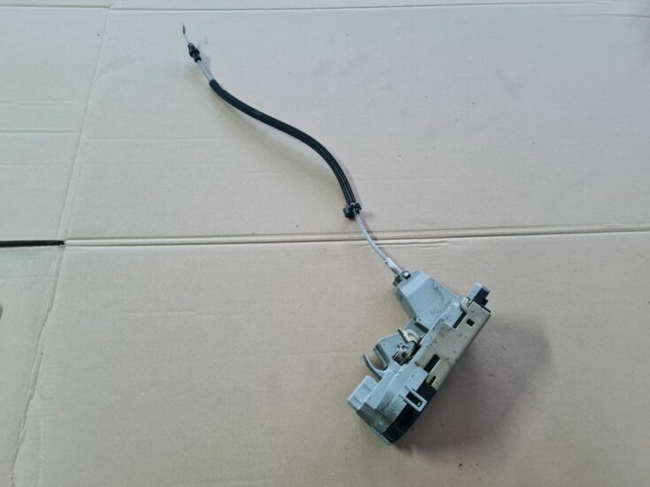 Aizmugurējo labo durvju slēdzene priekš PEUGEOT 307 2003