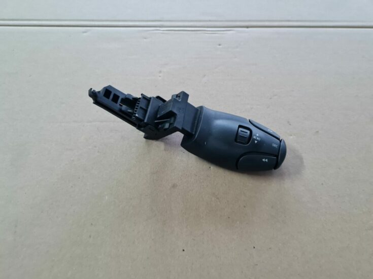 Multimēdijas pārslēgšanas slēdzis priekš PEUGEOT 307 2003