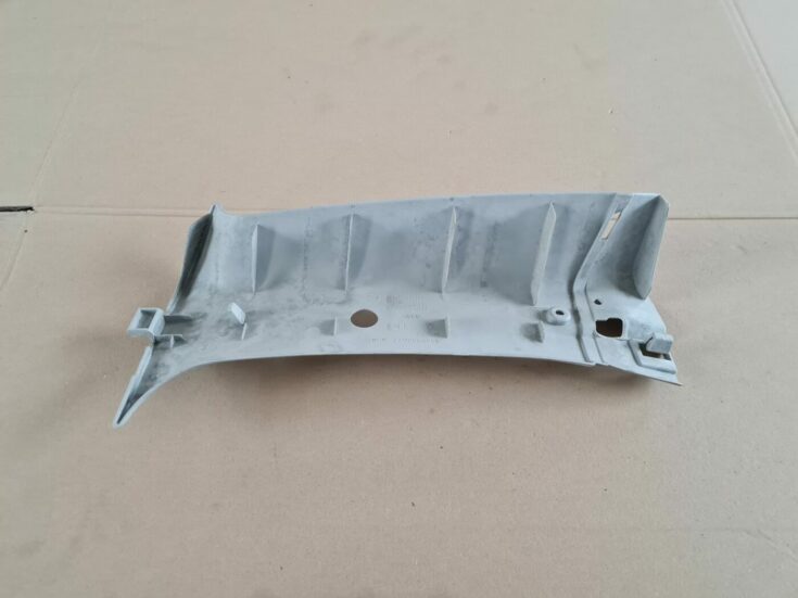 Aizmugurējas salona statnes apdare priekš PEUGEOT 307 2003