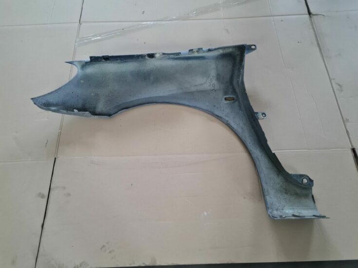 Priekšējais labais spārns priekš PEUGEOT 307 2003