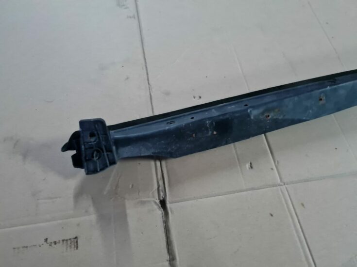 Vējstikla uzlika (deflektors) priekš PEUGEOT 307 2003