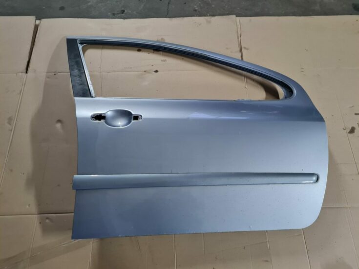 Priekšējās labās durvis priekš PEUGEOT 307 2003