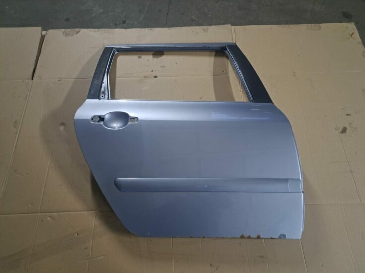 Aizmugurējās labās durvis priekš PEUGEOT 307 2003