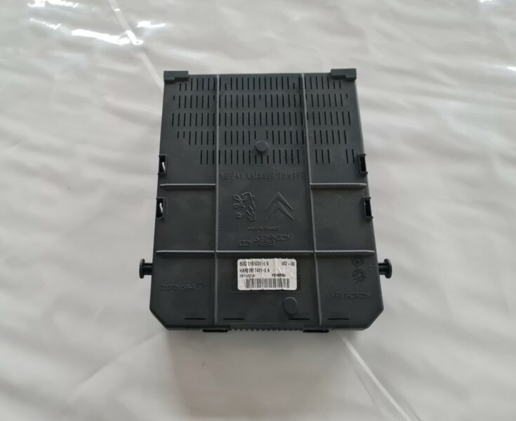 Drošinātāju kārbas korpuss priekš CITROEN C4 2006-2