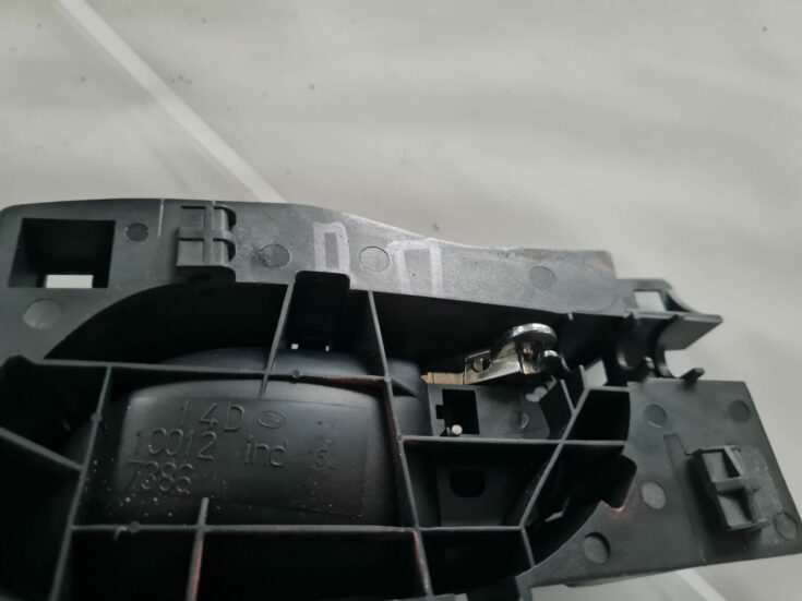Salona durvju rokturis, priekšējais labais priekš CITROEN C4 2006-2