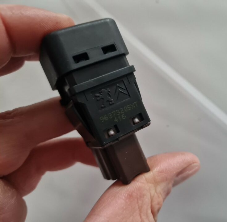 Drošības spilvena izslēgšanas slēdzis priekš CITROEN C4 2006-2
