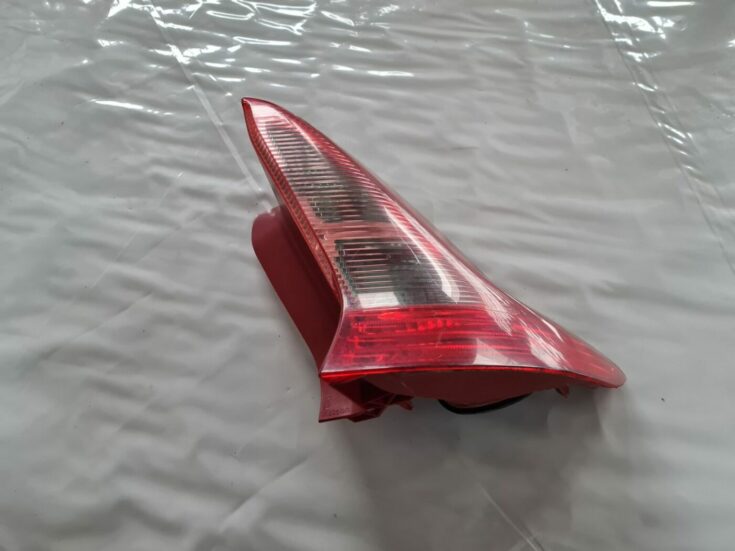 Aizmugurējais labais lukturis priekš CITROEN C4 2006-2