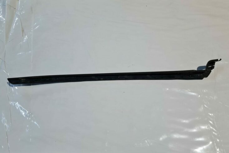 Vējstikla moldings priekš CITROEN C4 2006-2