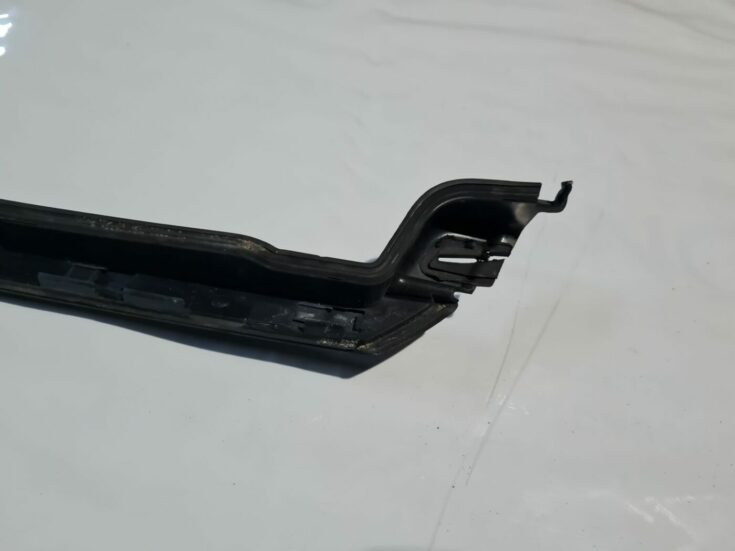 Vējstikla moldings priekš CITROEN C4 2006-2
