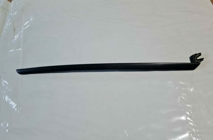 Vējstikla moldings priekš CITROEN C4 2006-2