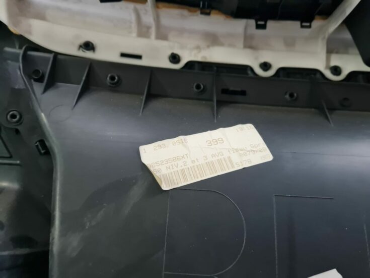 Priekšējo kreiso durvju apdare priekš CITROEN C4 2006-2