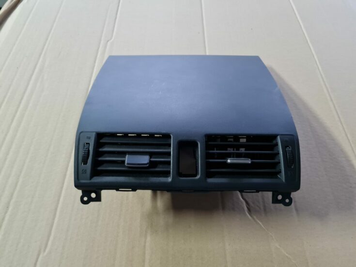 Mērinstrumentu paneļa gaisa vads, centrā priekš MAZDA 3 2007