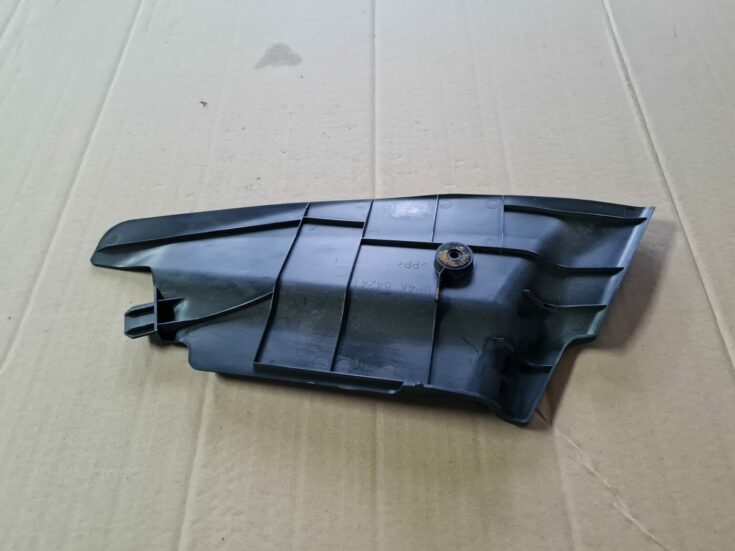 Centrālās konsoles (apdares) sānu panelis priekš MAZDA 3 2007