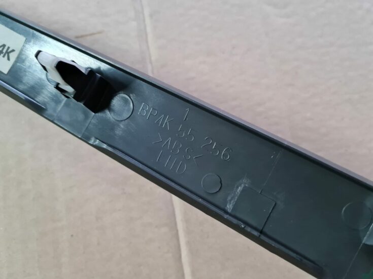 Mērinstrumentu paneļa dekoratīvā uzlika priekš MAZDA 3 2007