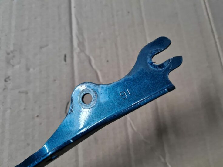 Pārsega eņģe, pa kreisi priekš MAZDA 3 2007