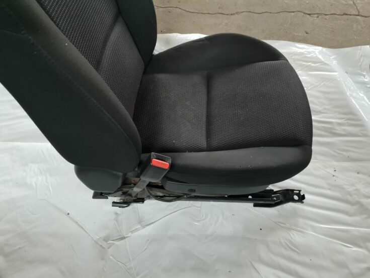 Priekšējais kreisais sēdeklis priekš MAZDA 3 2007