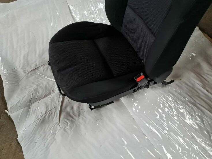 Priekšējais labais sēdeklis priekš MAZDA 3 2007