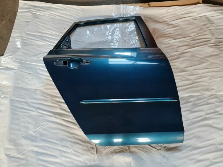 Aizmugurējās labās durvis priekš MAZDA 3 2007