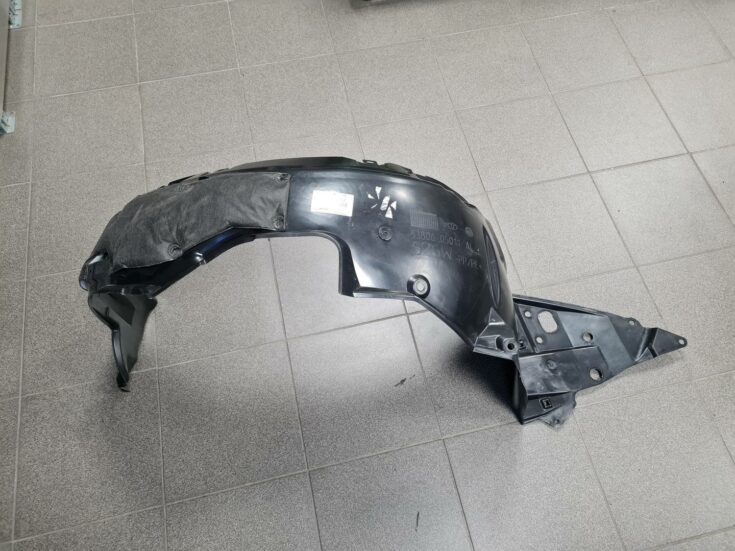 Priekšējais kreisais paspārns priekš TOYOTA AVENSIS T27 15-17