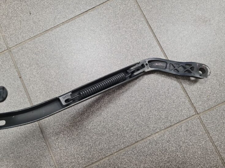 Vējstikla slotu turētājs priekš CITROEN C4 2006-2