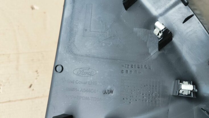 Mērinstrumentu paneļa sānu apdare priekš FORD FOCUS 2016 UNIVERSAL