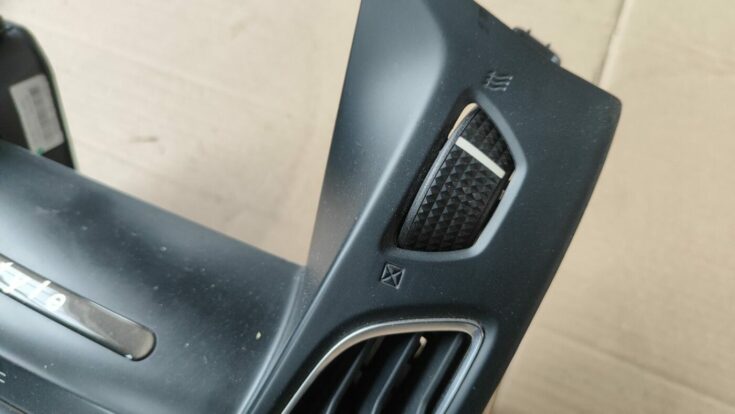 Mērinstrumentu paneļa gaisa vads, centrā priekš FORD FOCUS 2016 UNIVERSAL