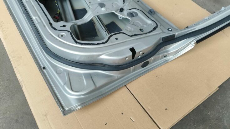 Priekšējās labās durvis priekš FORD FOCUS 2016 UNIVERSAL