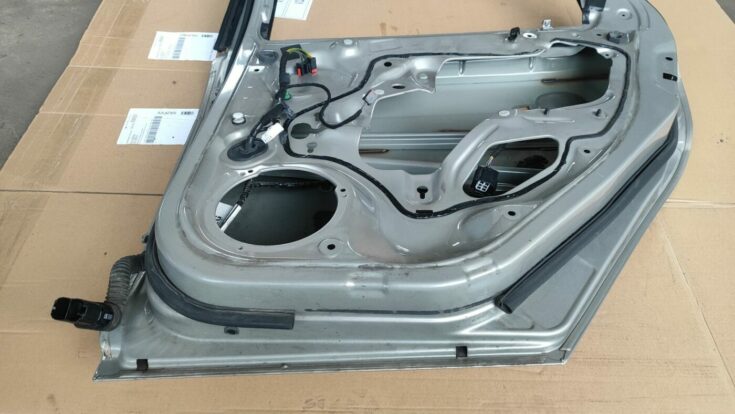 Aizmugurējās labās durvis priekš FORD FOCUS 2016 UNIVERSAL