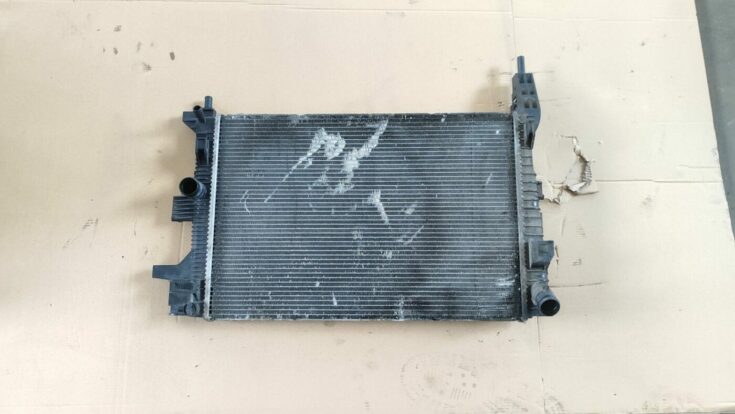 Dzesēšanas radiators priekš FORD FOCUS 2016 UNIVERSAL