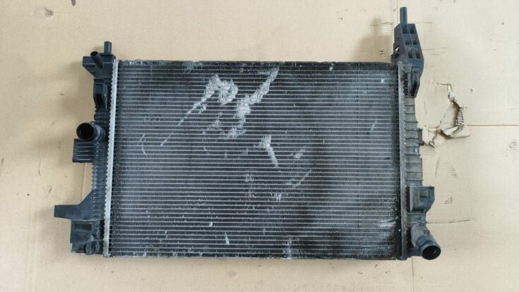 Dzesēšanas radiators priekš FORD FOCUS 2016 UNIVERSAL