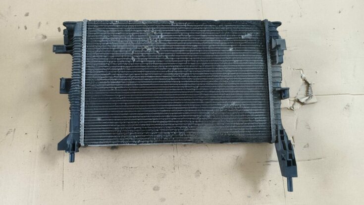 Dzesēšanas radiators priekš FORD FOCUS 2016 UNIVERSAL
